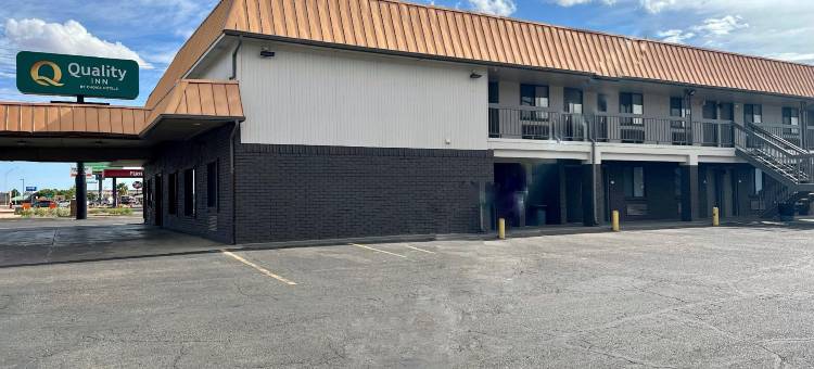 白沙国家公园附近-品质套房酒店(Quality Inn & Suites Near White Sands National Park)图片
