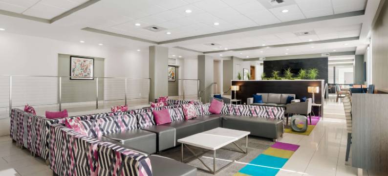 贝斯特韦斯特优质商务优质酒店(Best Western Plus Commerce Hotel)图片