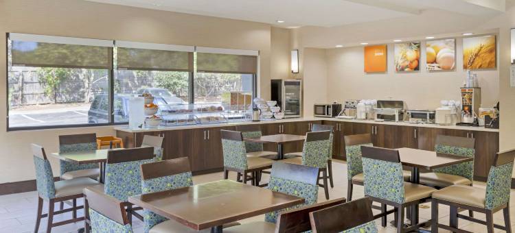 哥伦比亚东北-杰克逊堡舒适套房酒店(Comfort Suites Columbia Northeast - Fort Jackson)图片