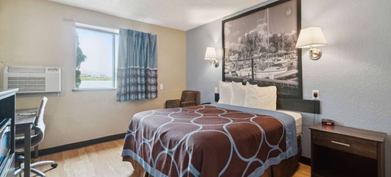 基诺沙-舒适草原温德姆速8酒店(Super 8 by Wyndham Kenosha/Pleasant Prairie)图片