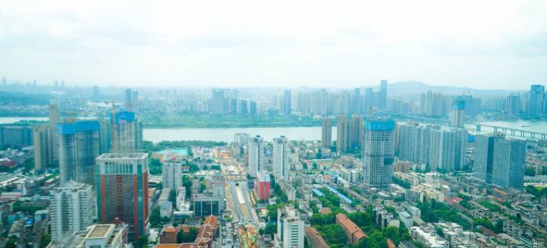 岳麓山上看风景公寓(精英路分店)图片