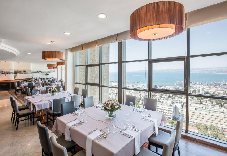 Crowne Plaza Haifa Over view