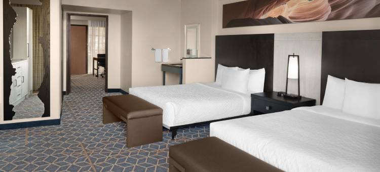 凤凰城比特摩尔希尔顿安泊酒店(Embassy Suites by Hilton Phoenix Biltmore)图片