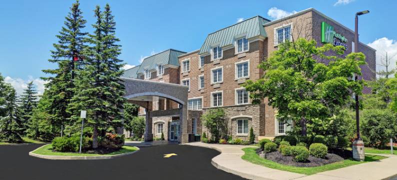 Holiday Inn Express 惠特奥沙瓦(Holiday Inn Express WHITBY OSHAWA by IHG)图片