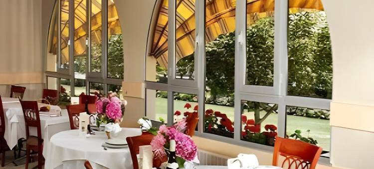 卢尔德比利牛斯圣乔治酒店(Hotel Saint Georges Lourdes Pyrenees)图片