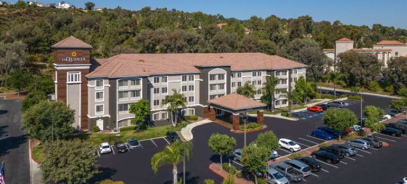 圣塔克拉里塔拉昆塔温德姆套房酒店(La Quinta Inn & Suites by Wyndham Santa Clarita - Valencia)图片