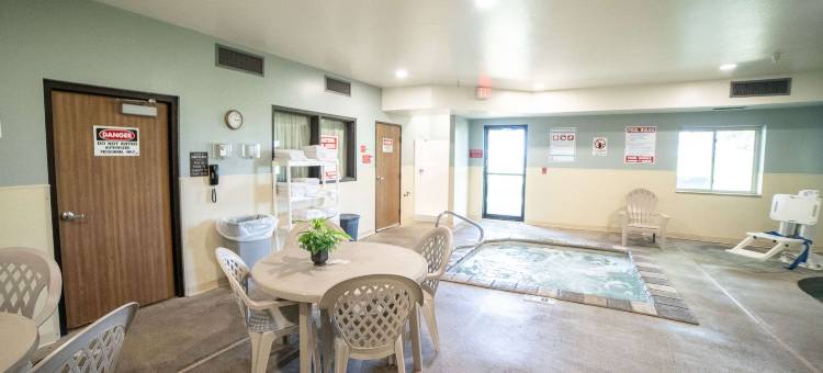 昆特品质酒店及套房沃特敦近草原湖冰场(Quality Inn & Suites Watertown Near Prairie Lakes Ice Arena)图片