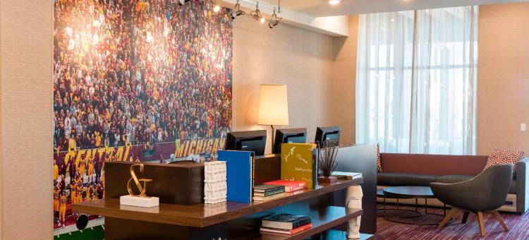 密歇根大学中部芒特普莱森特万怡酒店(Courtyard Mt. Pleasant at Central Michigan University)图片