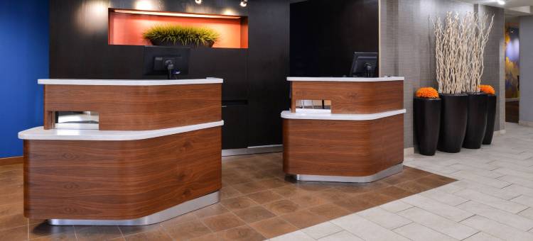 北密尔沃基/布朗迪尔万怡酒店(Courtyard Milwaukee North/Brown Deer)图片