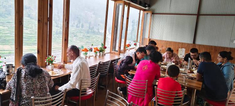 Barot Waterfall Camps and Dorms图片