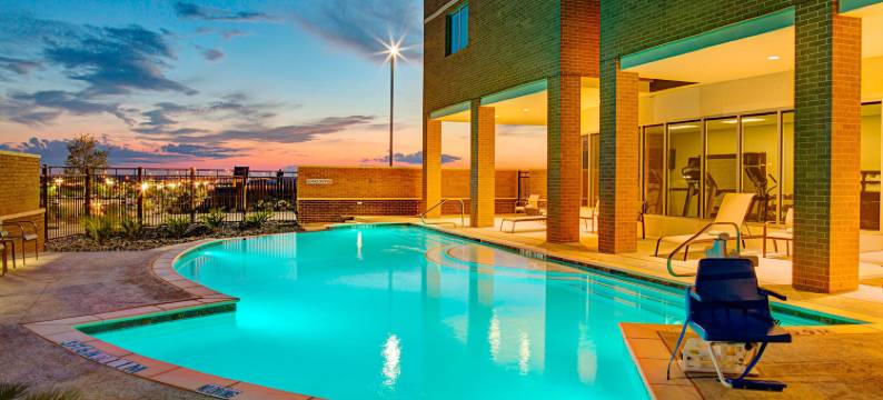 达拉斯卡罗尔顿及卡罗尔顿会议中心万豪万怡酒店(Courtyard Dallas Carrollton and Carrollton Conference Center)图片