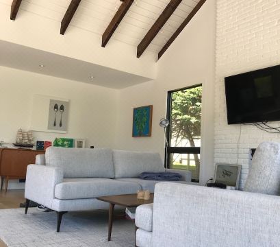 Modern home in Ditch Plains, 4-min-walk from the beachHotel Overview