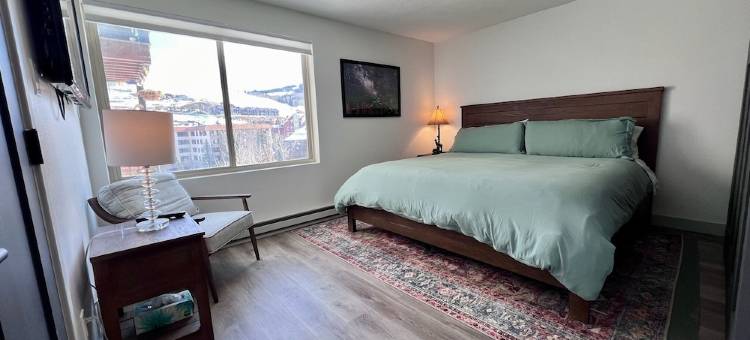 Mt. Crested Butte first-floor condo - Pool & Hot Tub - Walk or bus to ski base图片