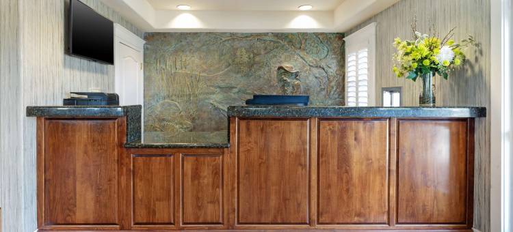 雪松贝斯特韦斯特酒店(Best Western Cedar Inn  Suites)图片