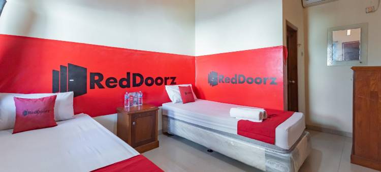 瑞德多兹酒店 - 近帕萨帕吉井里汶 2 号(RedDoorz Near Pasar Pagi 2 by Cassana)图片