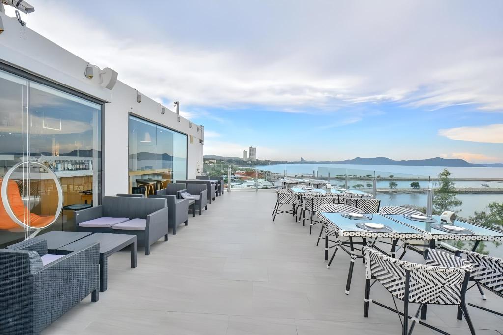 Worita Cove Hotel Over view