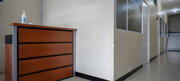 红门酒店-近三宝垄迪波内戈罗大学2号(RedDoorz Near Universitas Diponegoro Semarang 2)图片