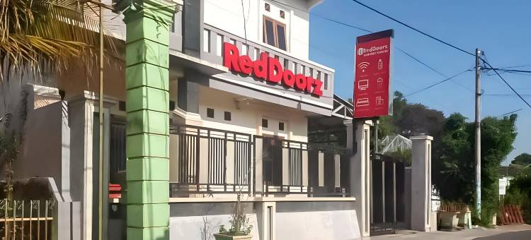 红多兹酒店-近岸朱RSUD(RedDoorz Near Rsud Nganjuk)图片