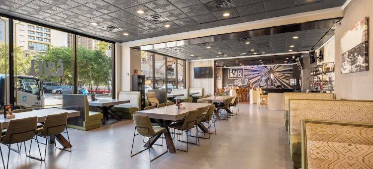 里弗沃克广场酒店(Riverwalk Plaza)图片