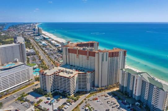 Shores of Panama 521 - 2 Bedroom + Bunks . Reserved Parking! 2 Condo by RedAwning