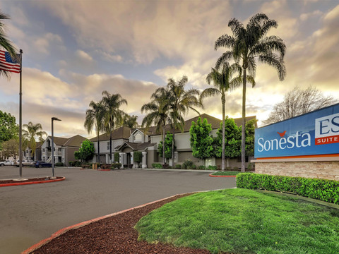 索内斯塔ES套房-圣何塞机场