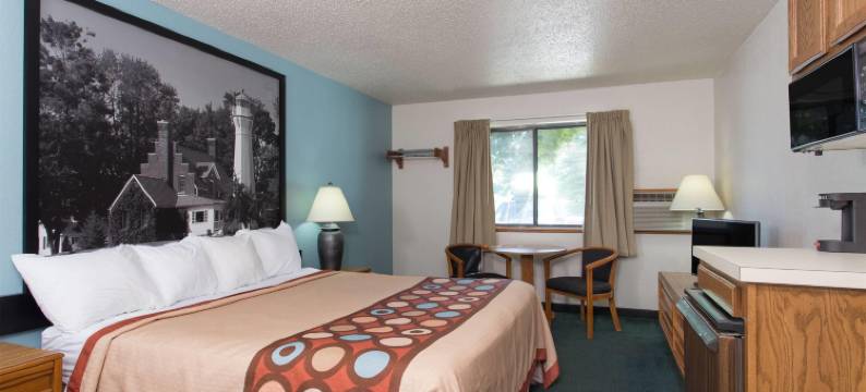 霍顿湖速8酒店(Super 8 by Wyndham Houghton Lake)图片