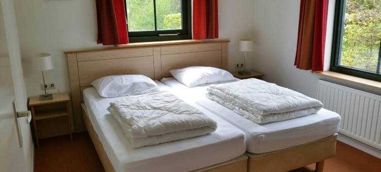 靠近游乐场的Eigen Wijze团体住宿(Group Stay in Eigen Wijze Near Playing Field)图片