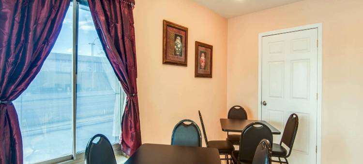 文化中心伊康旅馆(Econo Lodge Civic Center)图片