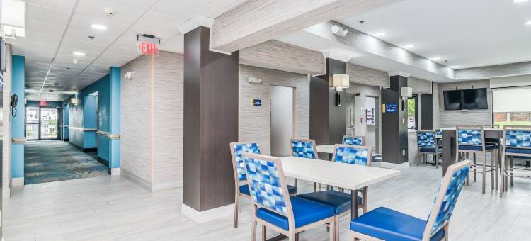 普拉特维尔蒙哥马利戴斯套房酒店(Days Inn & Suites by Wyndham Prattville-Montgomery)图片