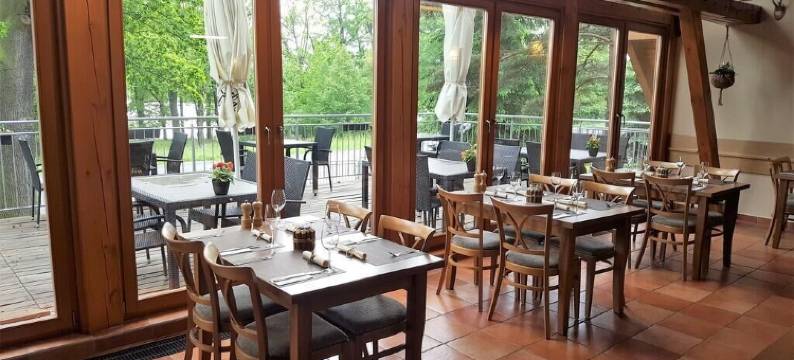赫卢博卡河畔公园酒店(LH Parkhotel Hluboka Nad Vltavou Congress & Wellness)图片