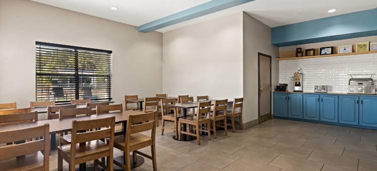 海恩斯维尔丽怡酒店(Country Inn & Suites by Radisson, Hinesville, GA)图片