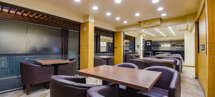 Fabhotel Sr瓦卡德(FabHotel SR Wakad - Nr Mall of Millenium)图片