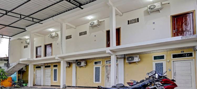 OYO 91653 哈加瓦拉蒙岸君悦伊斯兰酒店 近拉蒙岸体育中心(Grand Hagawa Syariah Near Alun Alun Lamongan RedPartner)图片