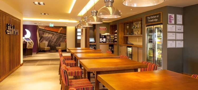 特罗布里奇普瑞米尔酒店(Premier Inn Trowbridge)图片