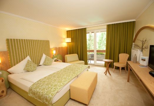 Evident Hotel Prägant 4-SuperiorHotel Overview