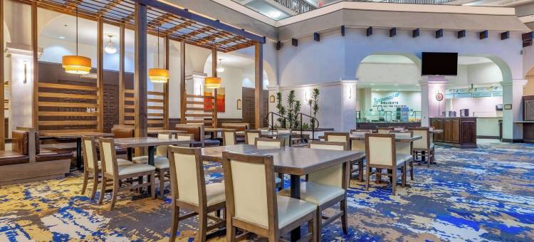 塔尔萨I-44希尔顿安泊酒店(Embassy Suites by Hilton Tulsa I-44)图片