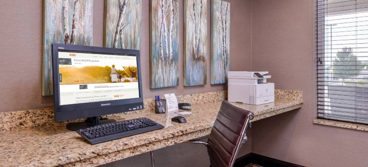 恩波里亚西北智选假日酒店及套房(Holiday Inn Express & Suites EMPORIA NORTHWEST by IHG)图片