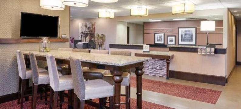 东皮奥里亚欢朋酒店(Hampton Inn Peoria-East at the Riverboat Casino)图片
