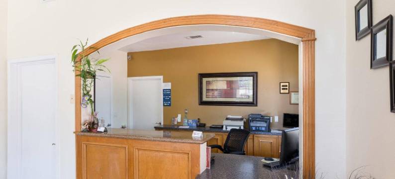 亨布尔IAH罗德威旅馆及套房(Rodeway Inn & Suites Humble IAH)图片