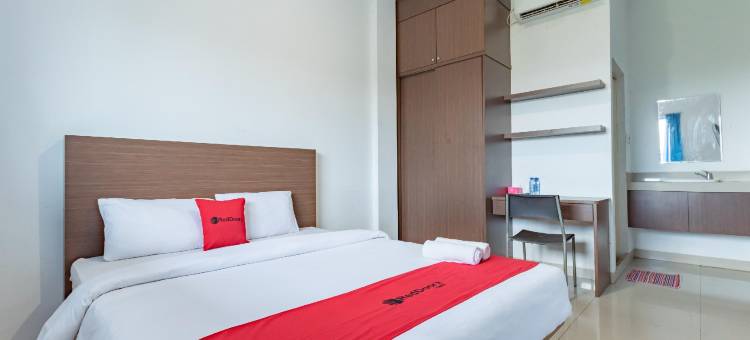 科普里购物中心红多兹Plus酒店(RedDoorz Plus Near Kepri Mall)图片