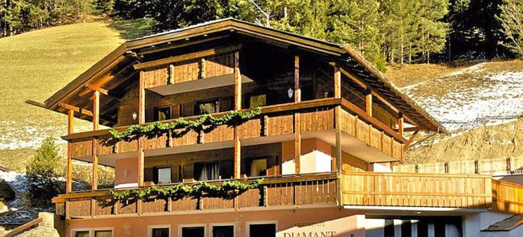 Apartment in Val Gardena near Ski Slopes图片
