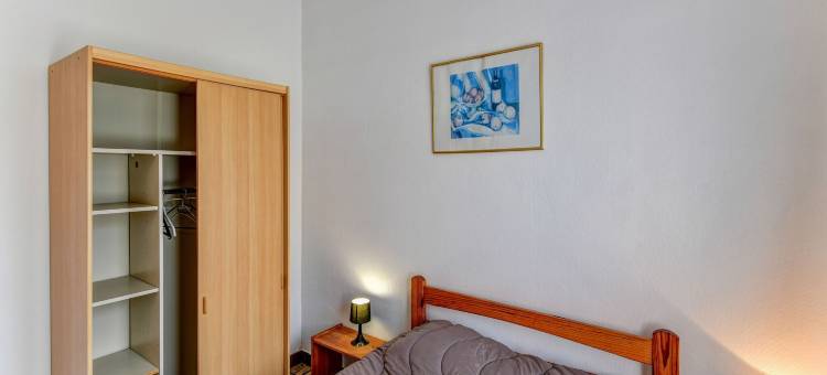 Gîte in a holiday park with swimming pool图片