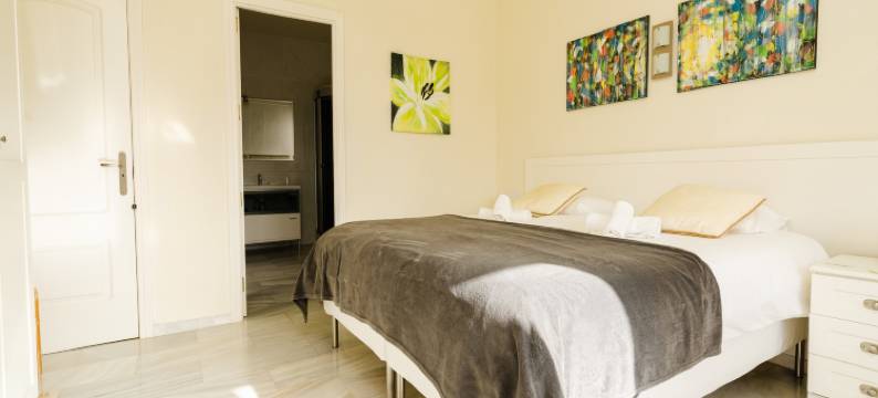 Villa in Marbella with Private Pool and Beach图片