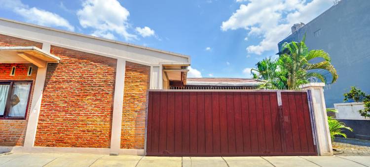 OYO 94767 格里亚贾蒂伊斯兰旅馆1(OYO 94767 Griya Djati Syariah 1)图片