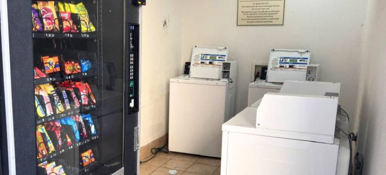 科拉泰尔茵酒店及套房，由贾斯珀圣达菲OKC运营(Coratel Inn & Suites by Jasper Santa Fe OKC)图片