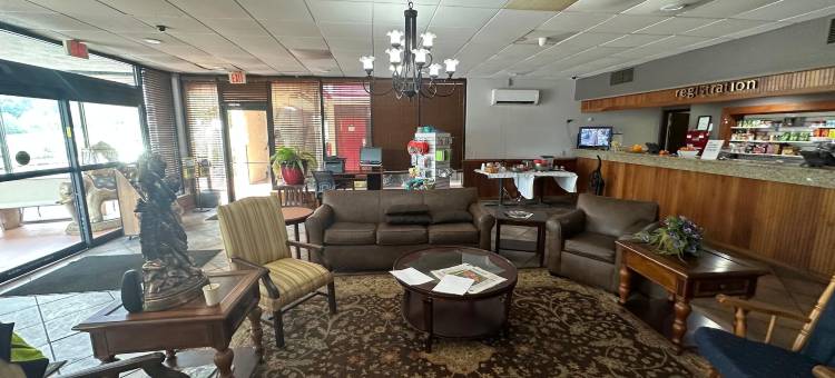 红玫瑰卡温顿I-64酒店 by Townhouse(Hotel Red Rose by Townhouse Covington I-64)图片