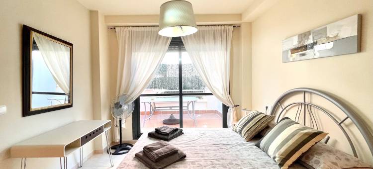 Apartment near beach with pools and hot tub图片