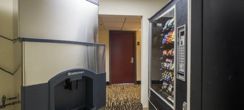 休斯顿能源走廊红顶Plus酒店(Red Roof PLUS+ Houston - Energy Corridor)图片