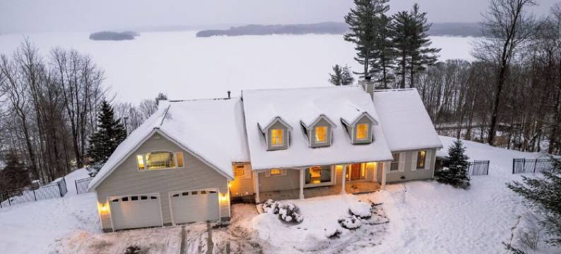 Adirondack Luxury Lake Estate: Pool & Hot Tub! Newly Renovated!图片