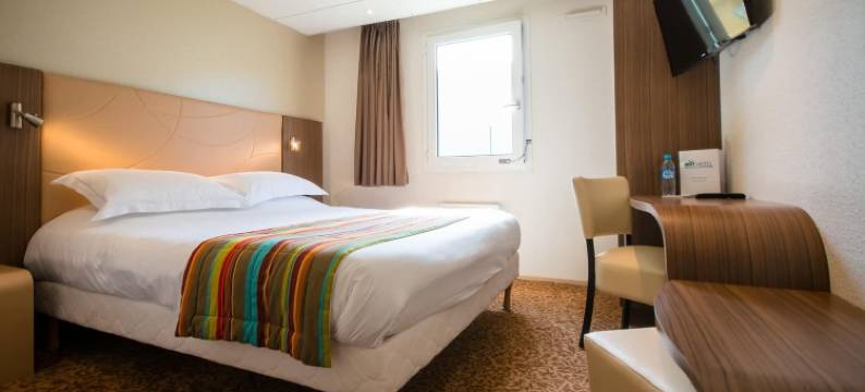 扎克德拉罗瑞圣埃尔布兰布里特酒店(Brit Hotel le Kerann Nantes St Herblain - Zac de La Lorie)图片